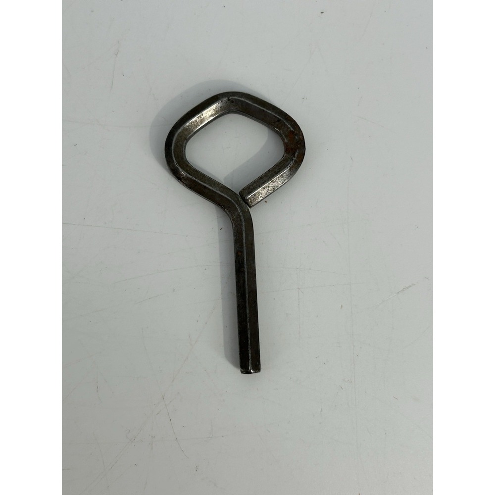 Vintage Standard Hex Dogging Key